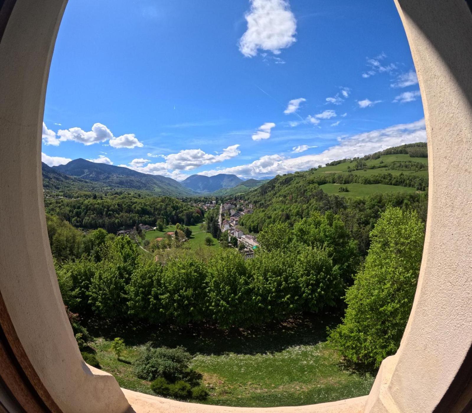 Le Belvedere De La Grand Croix Dans Le Chateau D'Uriage Saint-Martin-dʼUriage Exterior foto